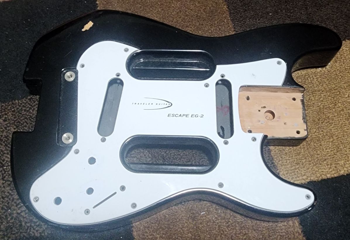 Traveler_Guitar2.jpg