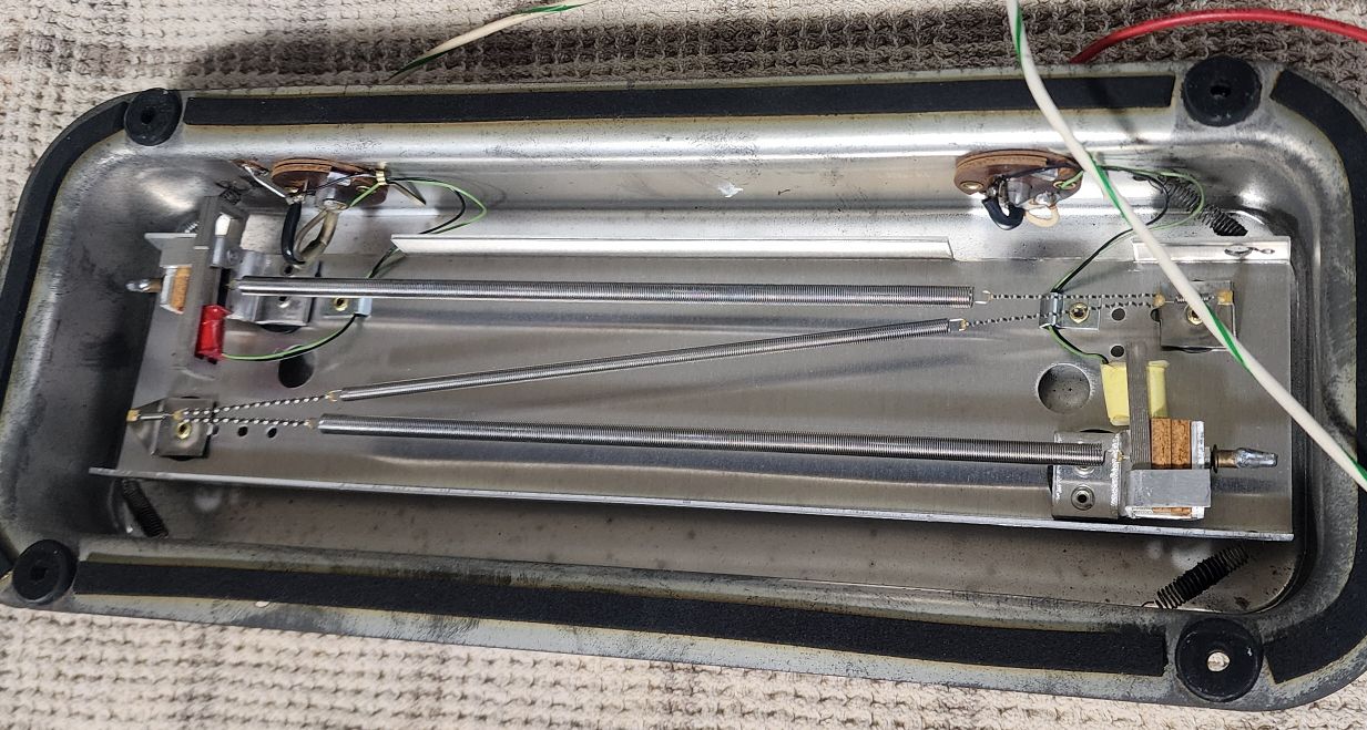 JC-120 reverb tank3.jpg